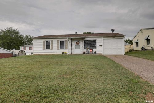 3329 Chestnut St, Quincy, IL, 62301-4563 | Card Image