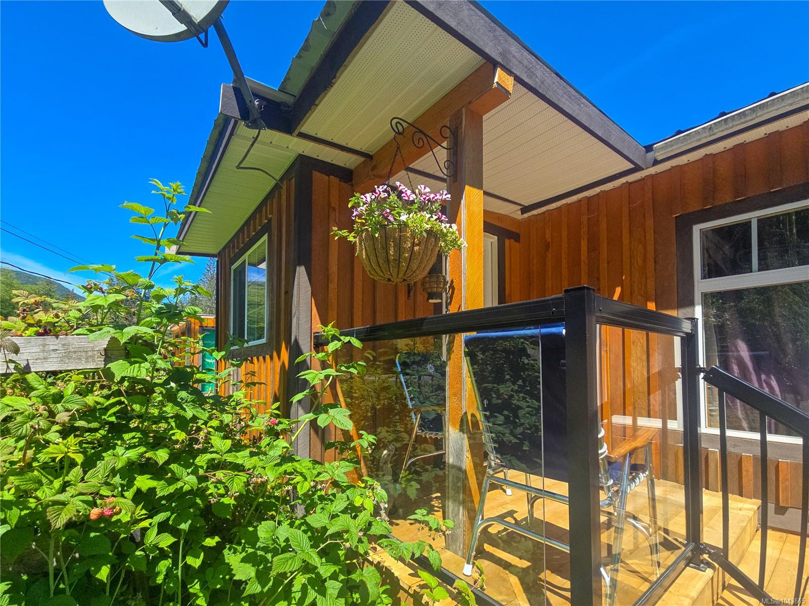 Residential in Sayward