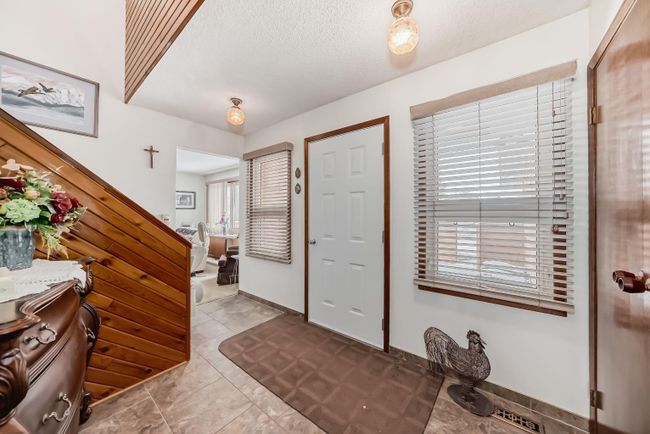 5408 60 Street, Home with 4 bedrooms, 3 bathrooms and 3 parking in Ponoka AB | Image 5