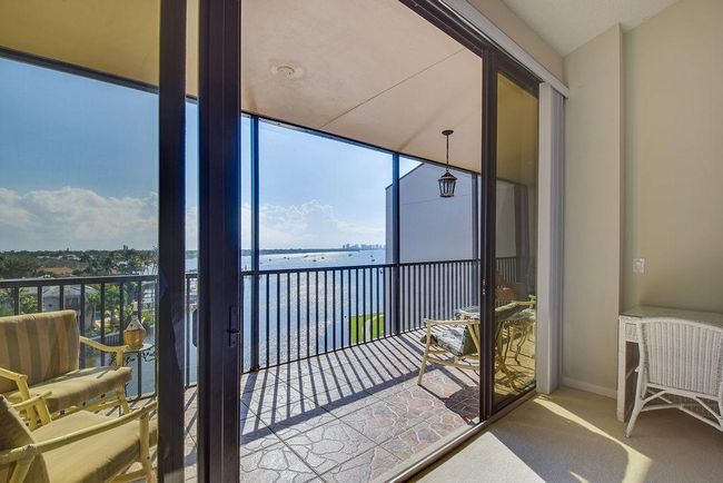 APT-614 - 11370 Twelve Oaks Way, Condo with 2 bedrooms, 2 bathrooms and null parking in North Palm Beach FL | Image 13