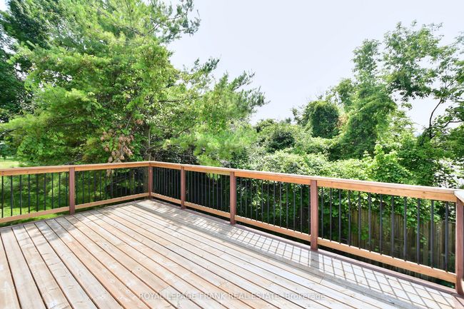 7 Village Cres, Condo with 3 bedrooms, 3 bathrooms and 1 parking in Peterborough ON | Image 28