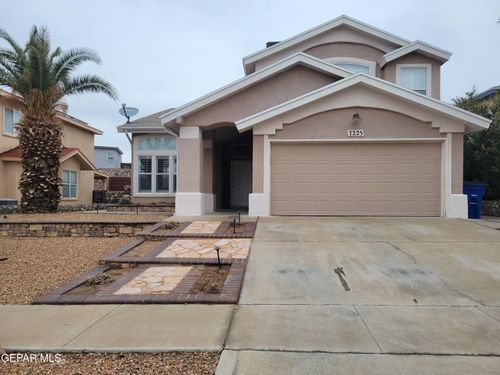 7225 Tierra Taos Dr, El Paso, TX, 79912-7684 | Card Image