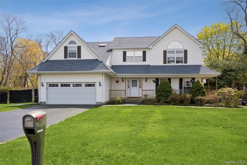 17 Egret Way, Center Moriches, NY, 11934-3028 | Card Image