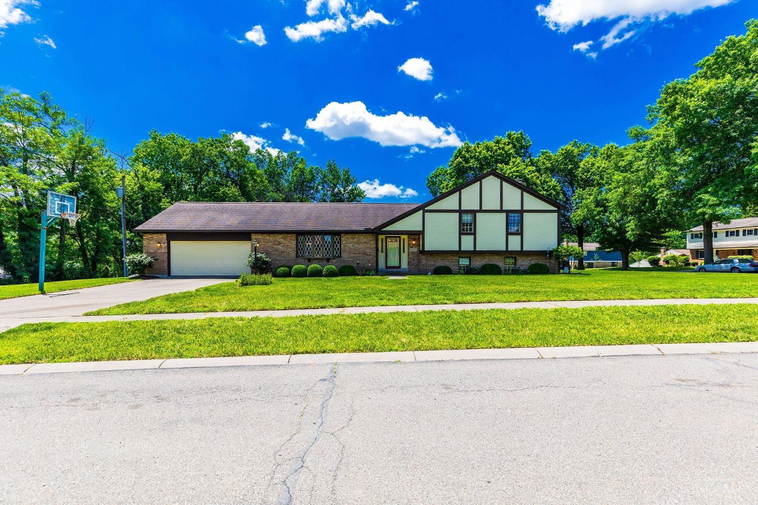 Sharlene Dr, Cincinnati, OH 45248