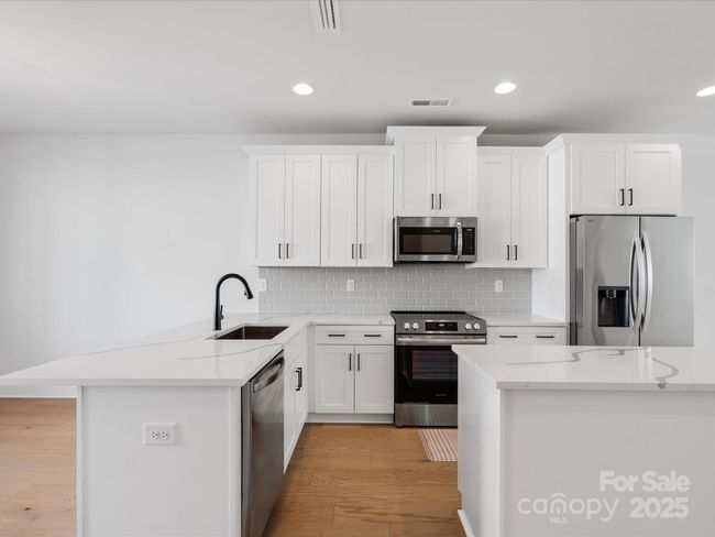 1122 Pegram Crossing Dr, Townhouse with 3 bedrooms, 4 bathrooms and null parking in Charlotte NC | Image 5