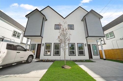 8447 Jutland Rd, Houston, TX, 77033-3061 | Card Image