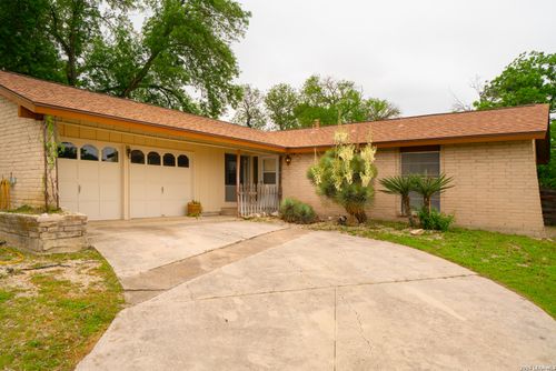 12714 Moss Hollow St, Live Oak, TX, 78233-2727 | Card Image
