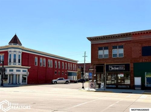 747 Central Ave, Northwood, IA, 50459-1517 | Card Image