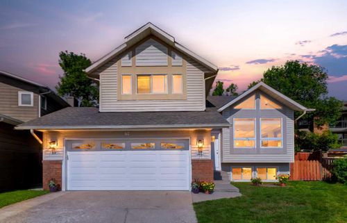 31 Deer Pl Se, Calgary, AB, T2J6W6 | Card Image