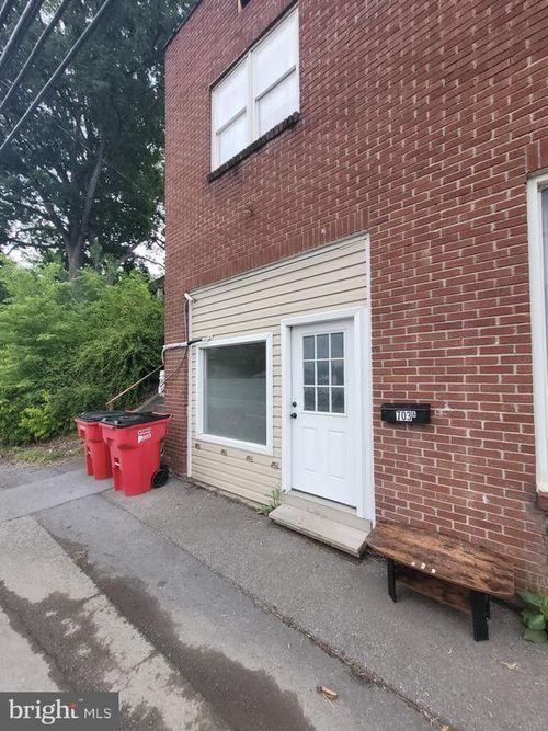 703 S Washington St, BERKELEY SPRINGS, WV, 25411-1220 | Card Image