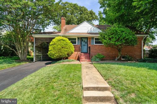 7222 Wayne Dr, ANNANDALE, VA, 22003-1737 | Card Image