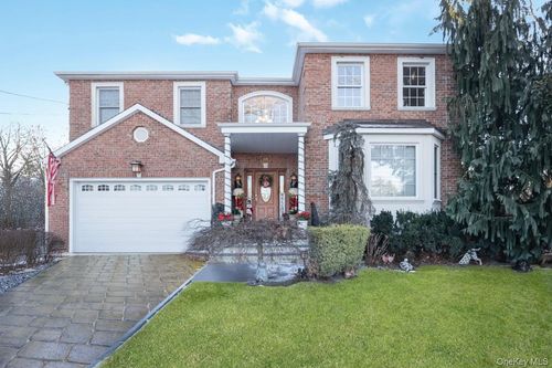 1680 Lake Ave, Merrick, NY, 11566-2483 | Card Image