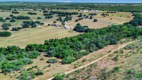 1814 State Highway 123 S, Stockdale, TX, 78160-6575 | Card Image