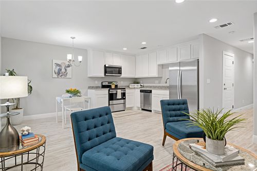 526 W Elm St, Denison, TX, 75020-2431 | Card Image