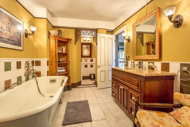 Jungalow Bathroom | Image 20