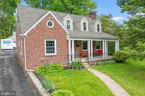 438 Hutchinson Ter, HOLMES, PA, 19043-1117 | Card Image