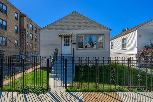 3645 W Dickens Ave, Chicago, IL, 60647-3618 | Card Image