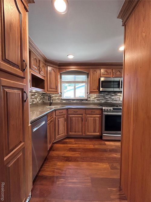 37726 Westvale St, Romulus, MI, 48174-4722 | Card Image