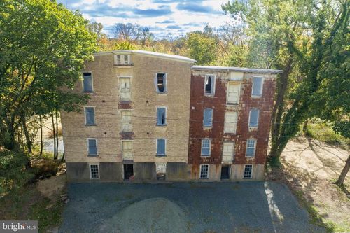 9 Schultz Ln, BARTO, PA, 19504-9526 | Card Image
