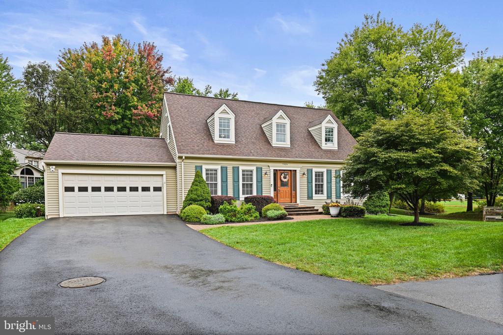 White Barn Ln, Herndon, VA 20171