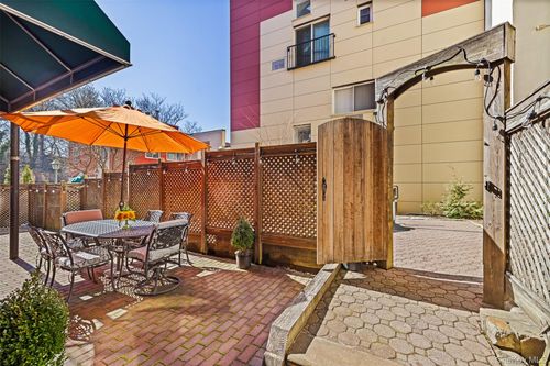 j1b-61-20 71st Ave, Glendale, NY, 11385-5923 | Card Image