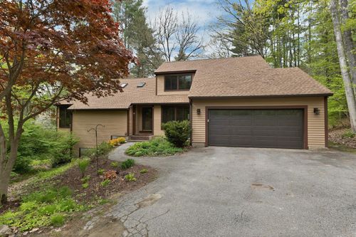 16 Old Manchester Rd, Amherst, NH, 03031-1722 | Card Image