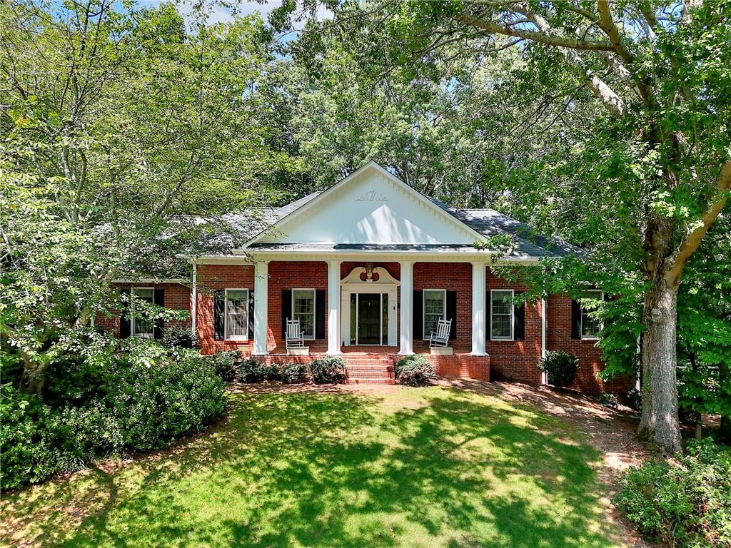 Brookfield Club Dr, Roswell, GA 30075