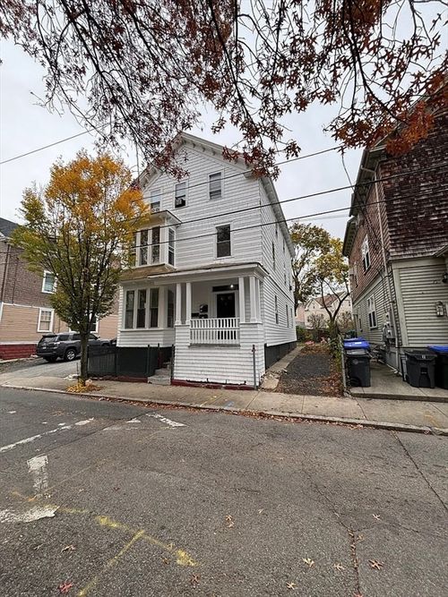 apt-2-77 Pekin St, Providence, RI, 02908-3742 | Card Image