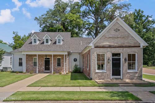 987 Harris St, Tunica, MS, 38676-1010 | Card Image