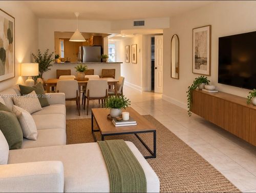 105-8010 Colony Cir N, Tamarac, FL, 33321-8331 | Card Image