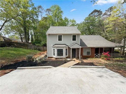 5073 Farm Valley Dr Ne, Woodstock, GA, 30188-4086 | Card Image