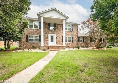 4 Canal Dr, Poquoson, VA, 23662-2104 | Card Image
