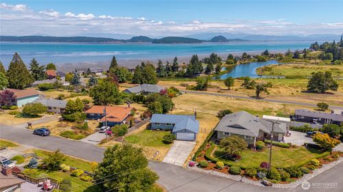 699 Maplewood Loop, Oak Harbor, WA, 98277-7714 | Card Image