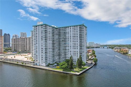 408-301 174th St, Sunny Isles Beach, FL, 33160 | Card Image