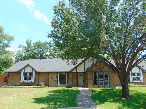 2714 Country Club Pkwy, Garland, TX, 75043-1112 | Card Image