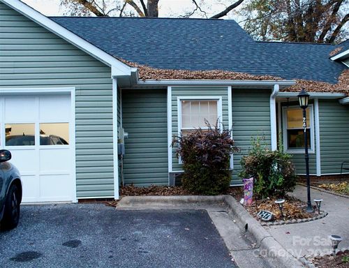 8-247 5th Ave Ne, Hickory, NC, 28601-5026 | Card Image