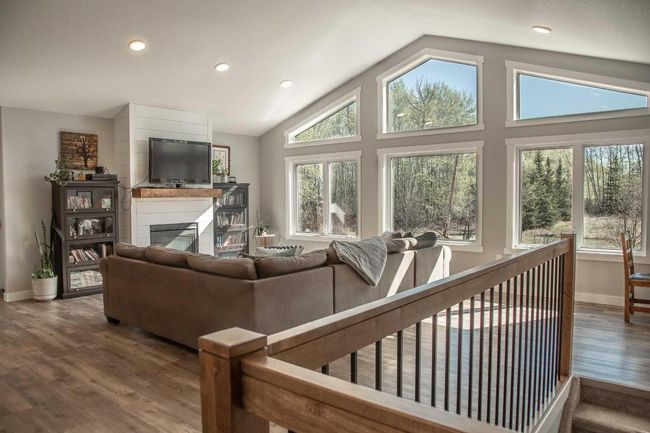 19125 Township Road 1104, House other with 5 bedrooms, 3 bathrooms and 10 parking in High Level AB | Image 6