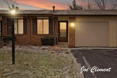 8783 Courtland Dr Ne, Rockford, MI, 49341-8380 | Card Image