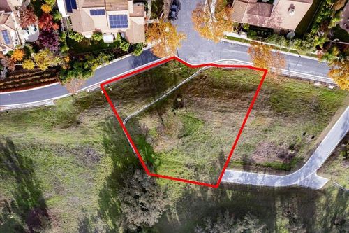 2860 Berwick Ln, Gilroy, CA, 95020 | Card Image