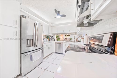 101-505 Nw 214th St, Miami Gardens, FL, 33169-2253 | Card Image