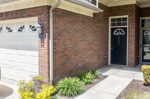 14225 Shadywood Dr, Sterling Heights, MI, 48312-3430 | Card Image