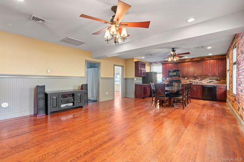 377 New York Ave, Huntington, NY, 11743-3683 | Card Image