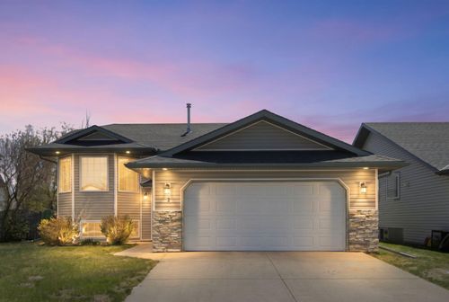 2 Madison Crt, Strathmore, AB, T1P1M5 | Card Image