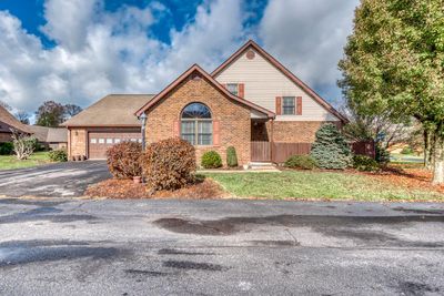 19294 Country Drive, Townhouse with 3 bedrooms, 2 bathrooms and 540 parking in Abingdon VA | Image 1