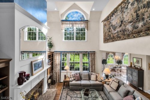 31 Dickinson Rd, Basking Ridge, NJ, 07920-4905 | Card Image