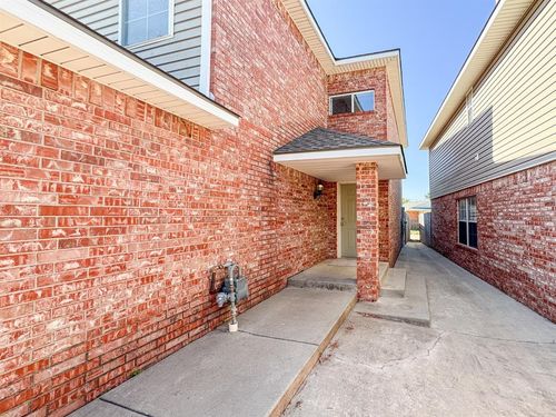 839 Rambling Oaks Drive, Norman, OK, 73072 | Card Image