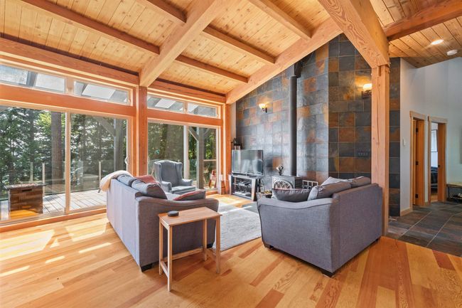 304 Esplanade Rd, House other with 3 bedrooms, 2 bathrooms and null parking in Gibsons BC | Image 14