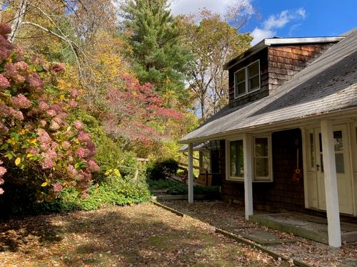 46 Hatchet Hill Rd, East Granby, CT, 06026-9528 | Card Image