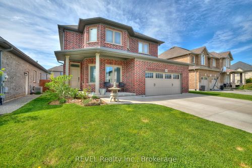 18 Brewerton Blvd, Fonthill, ON, L3E0S4 | Card Image