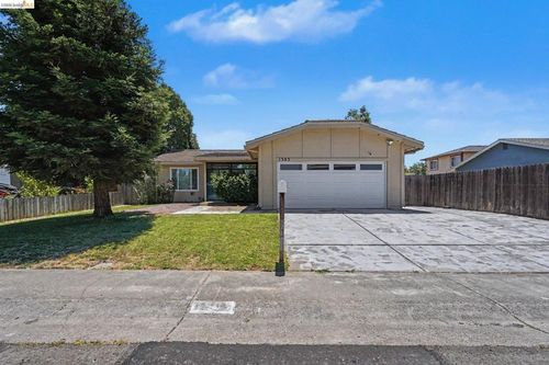 1303 Crane Dr, Suisun City, CA, 94585-2340 | Card Image